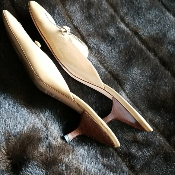 PRADA SHOES - Picture 2 of 6